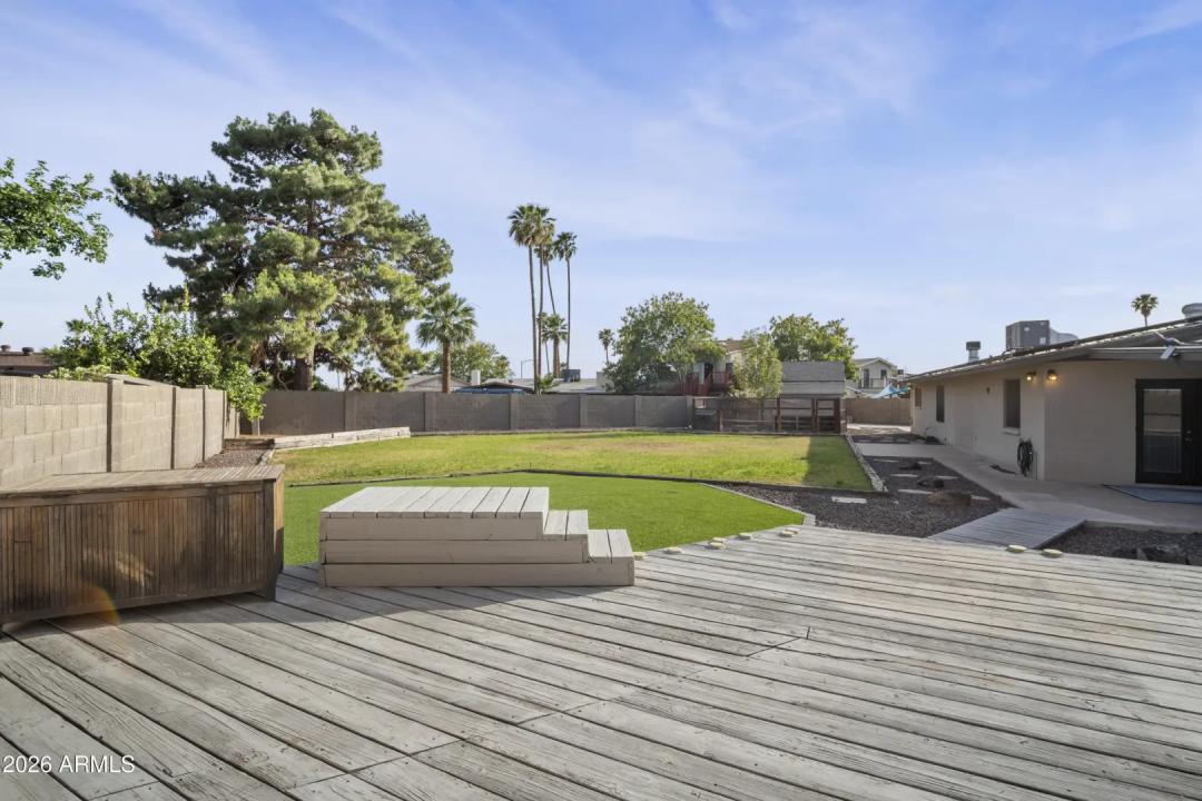 Real Estate Picture 16