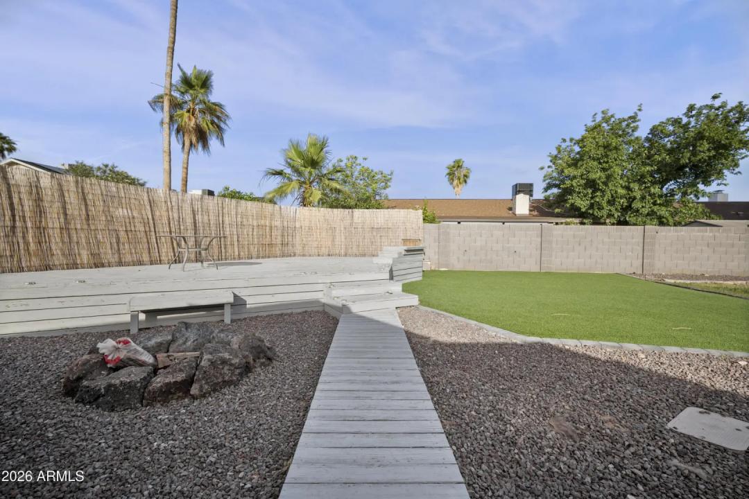 Real Estate Picture 17