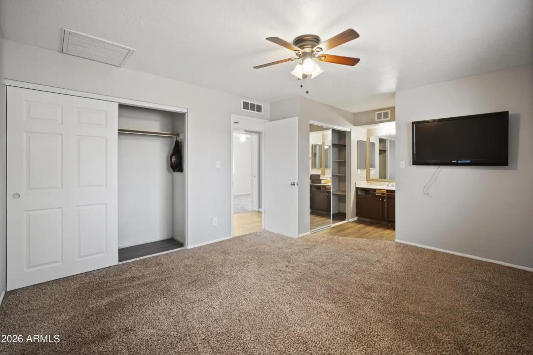 Real Estate Picture 12