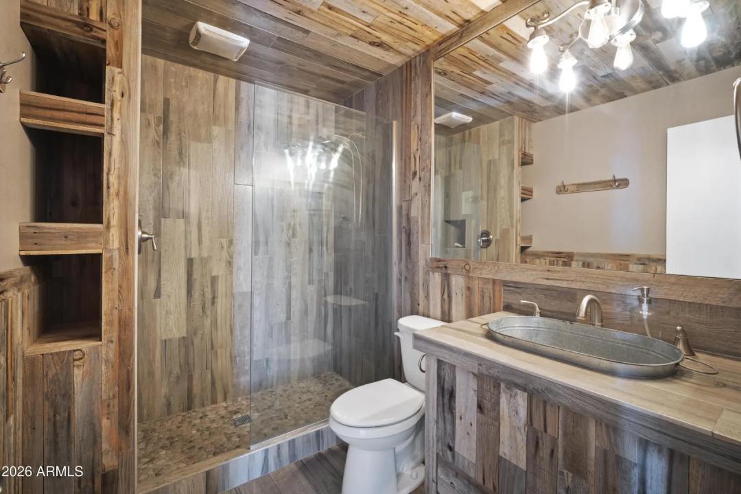 Real Estate Picture 9