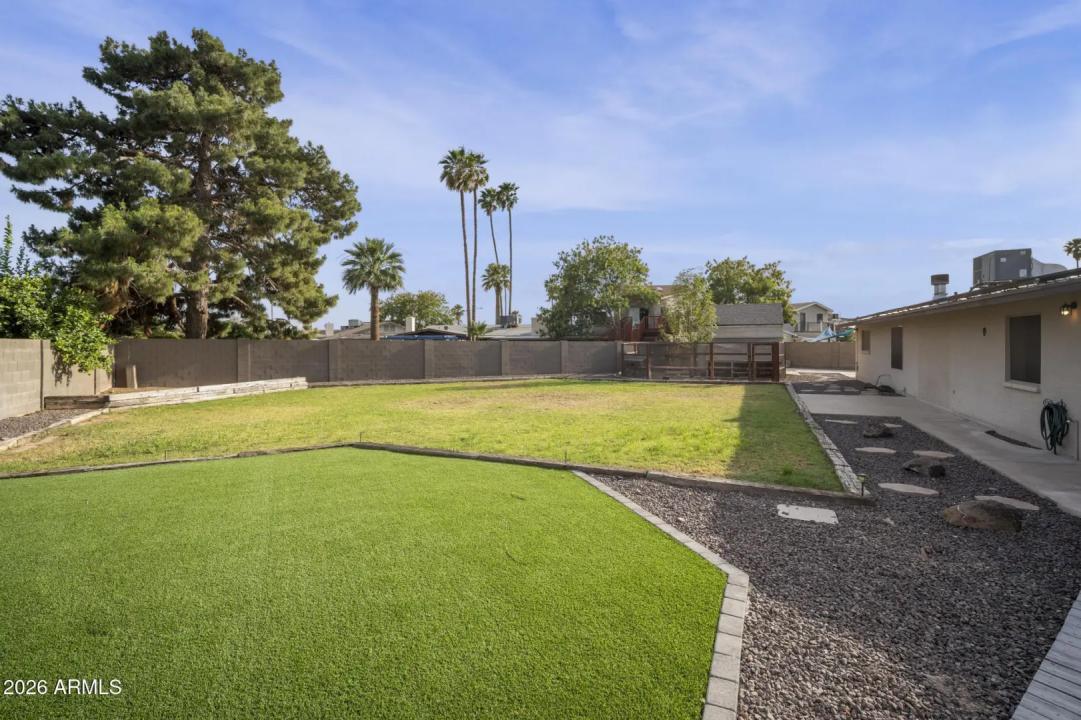 Real Estate Picture 14