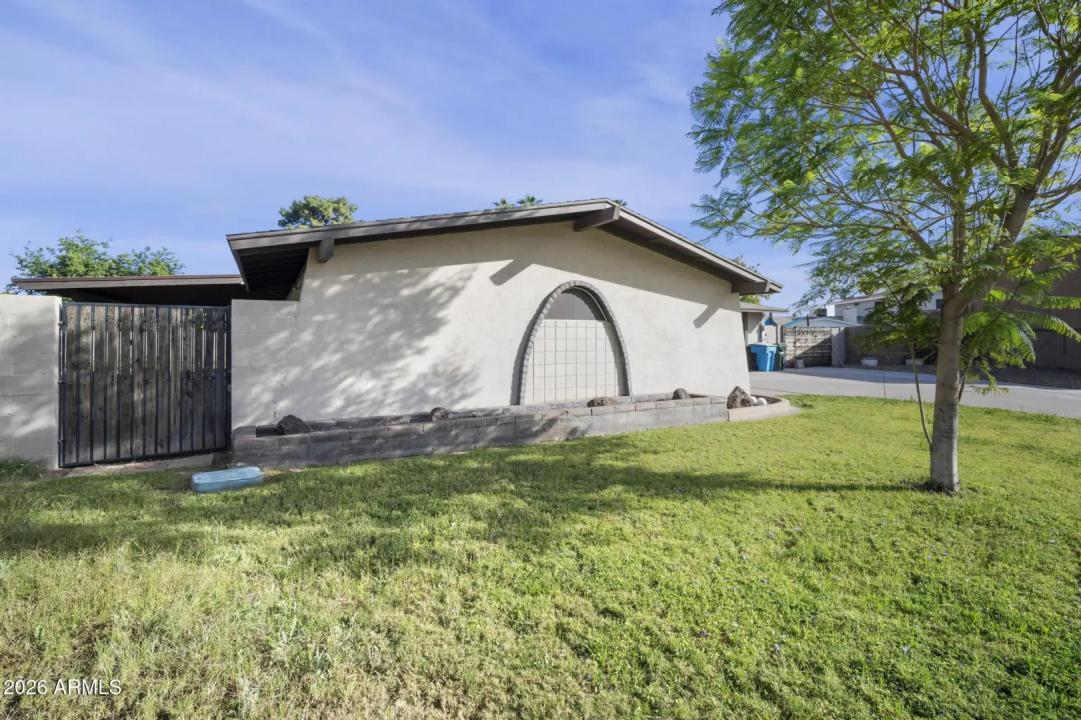 Real Estate Picture 25