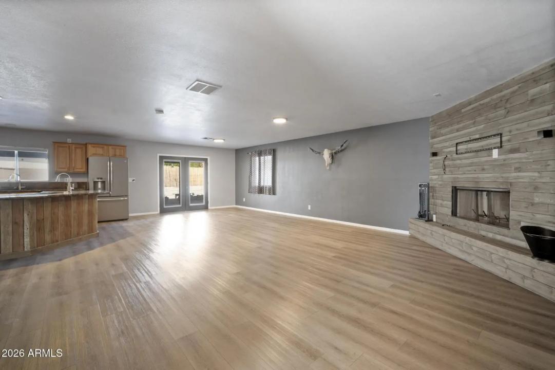 Real Estate Picture 26