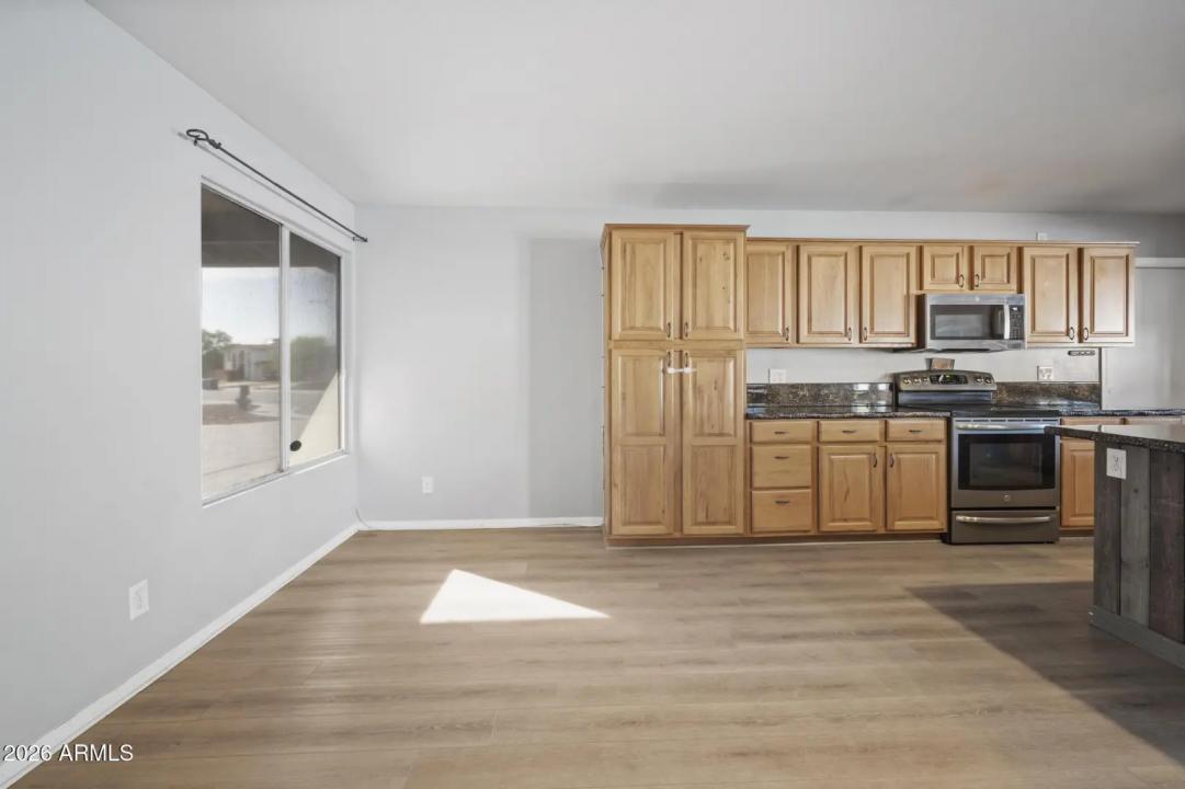 Real Estate Picture 27