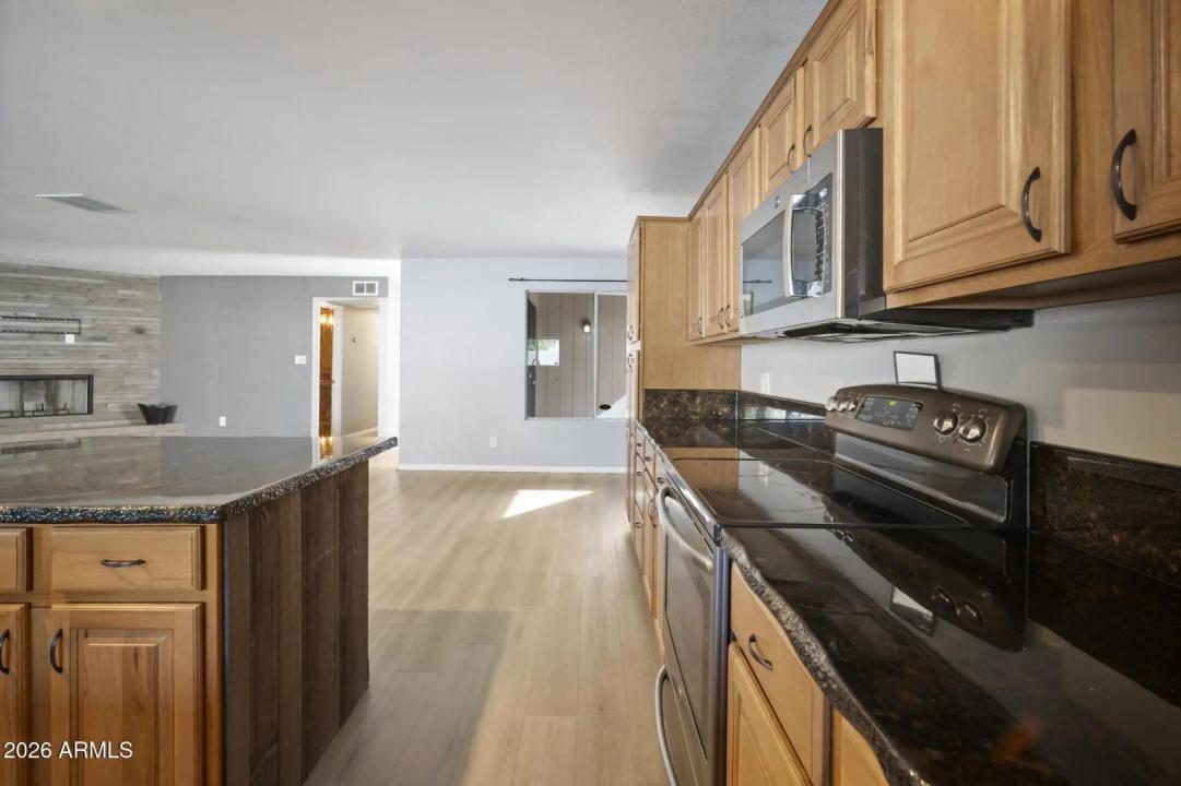 Real Estate Picture 28