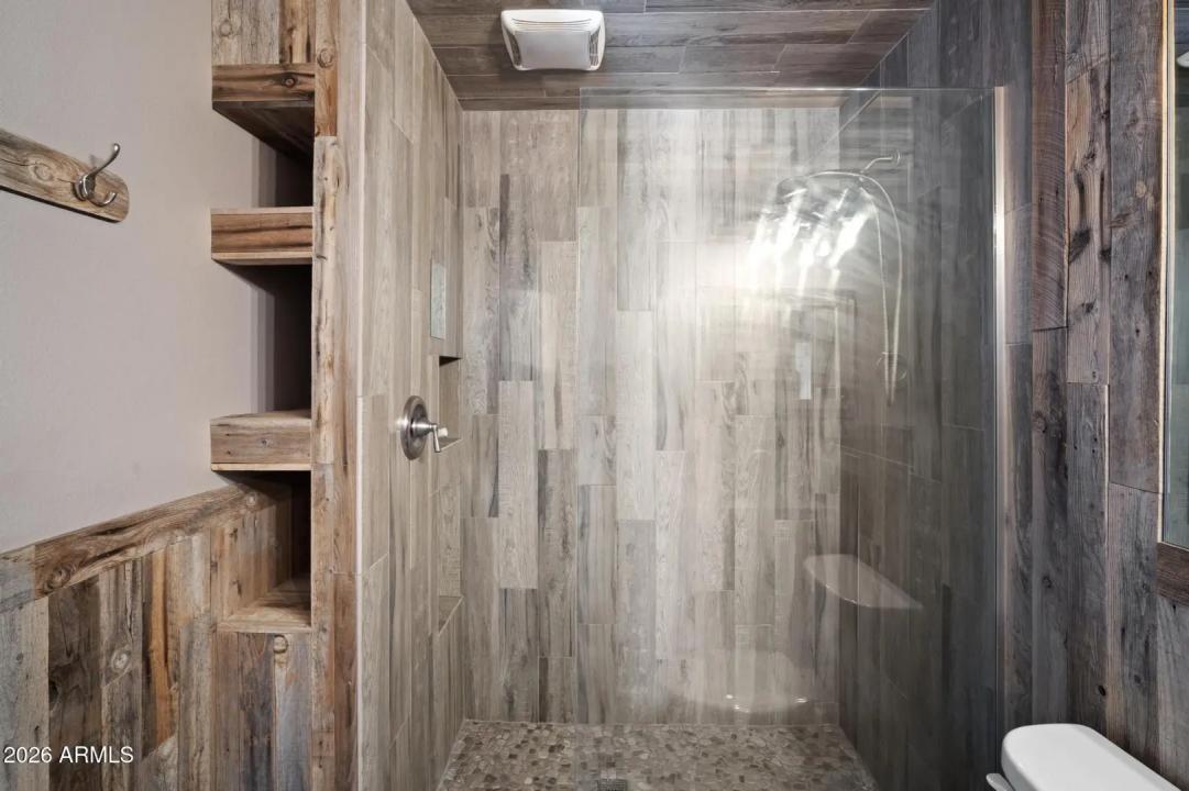 Real Estate Picture 33