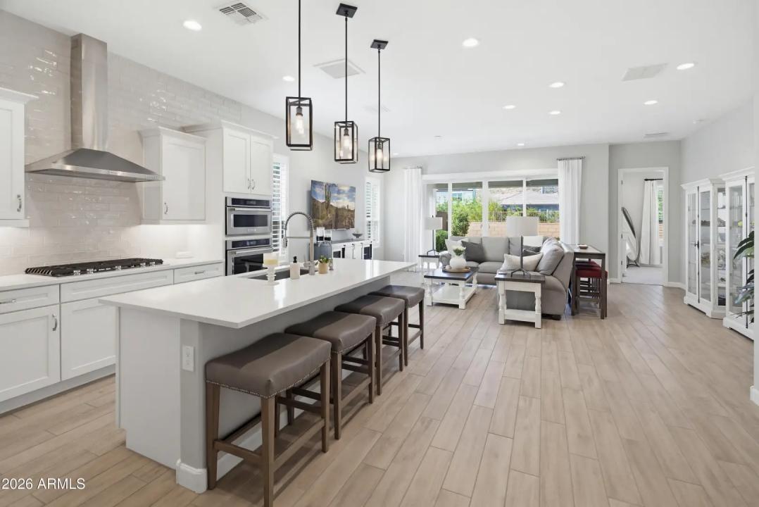 Real Estate Picture 6