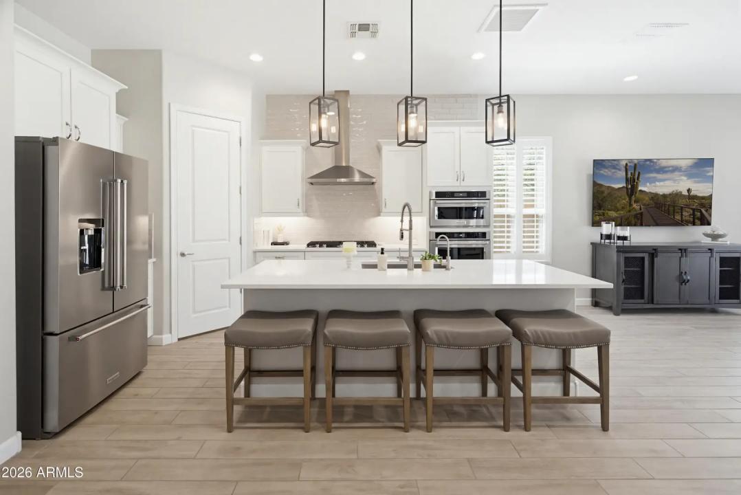 Real Estate Picture 7