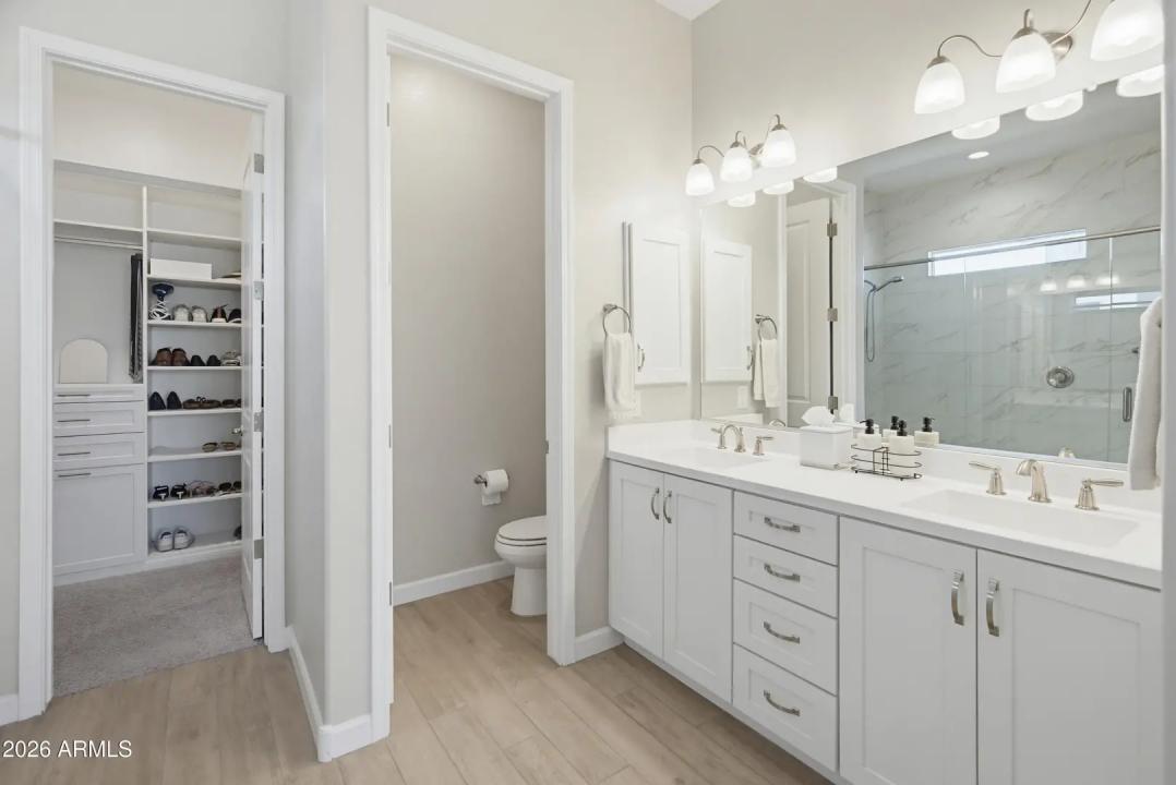 Real Estate Picture 50