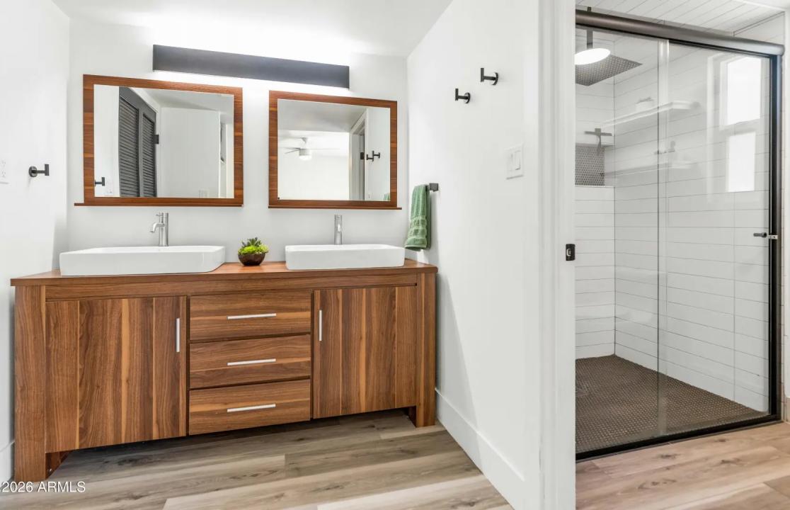Real Estate Picture 18
