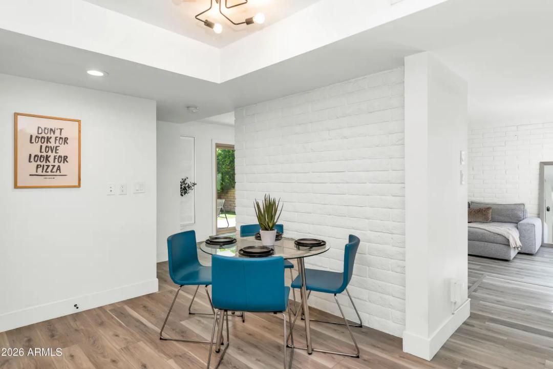 Real Estate Picture 14