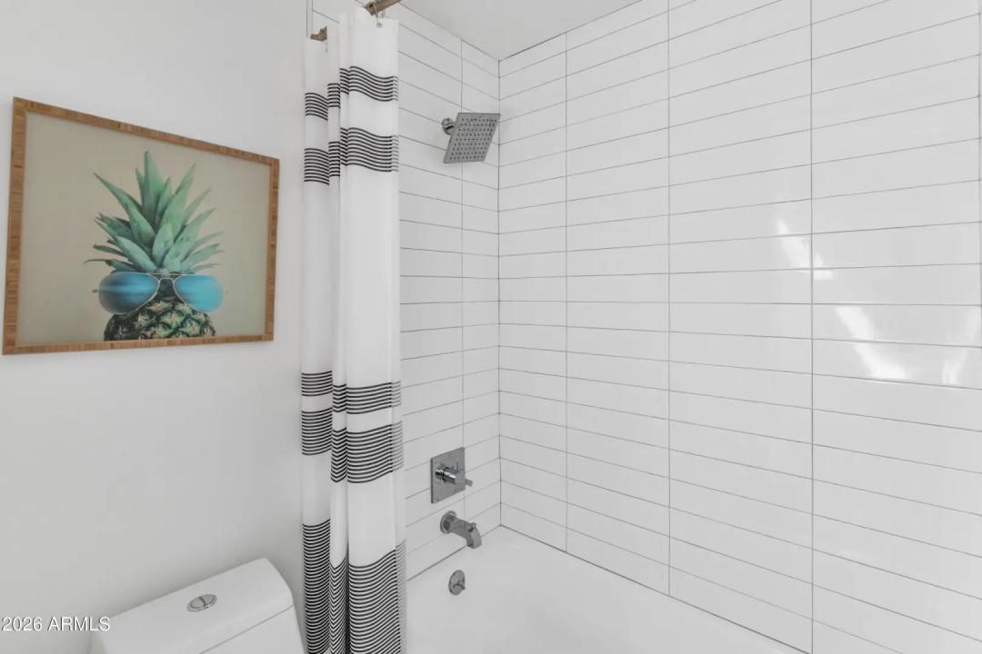 Real Estate Picture 24