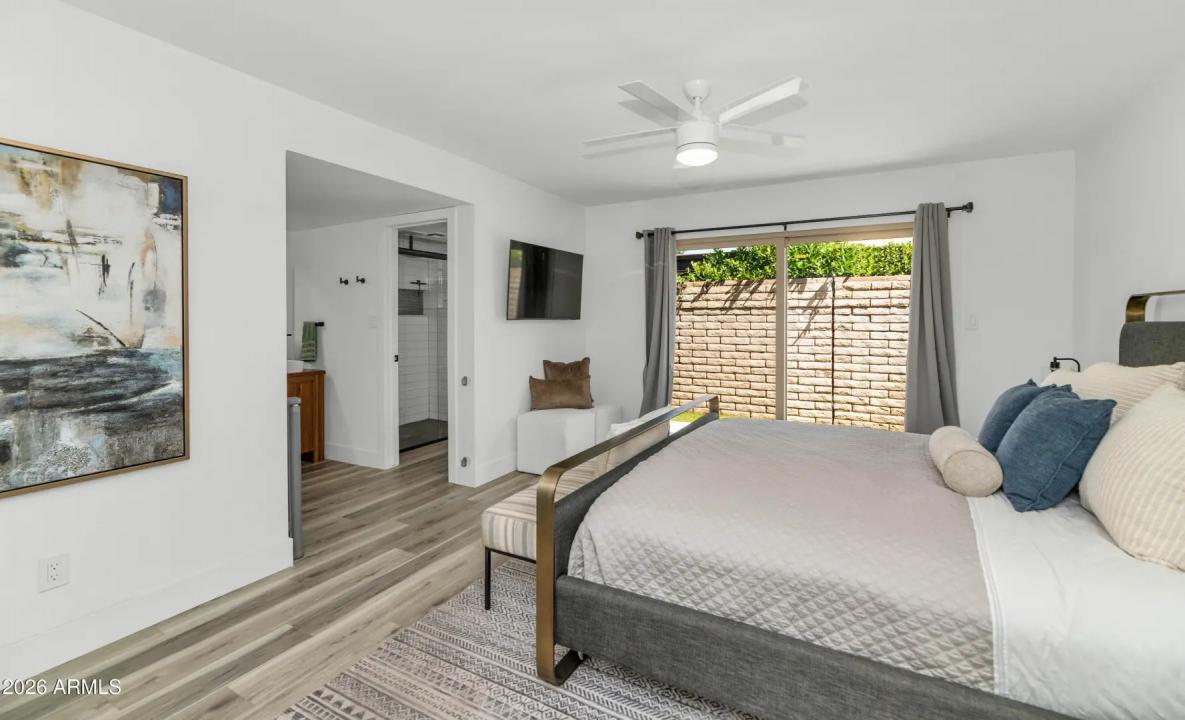 Real Estate Picture 16