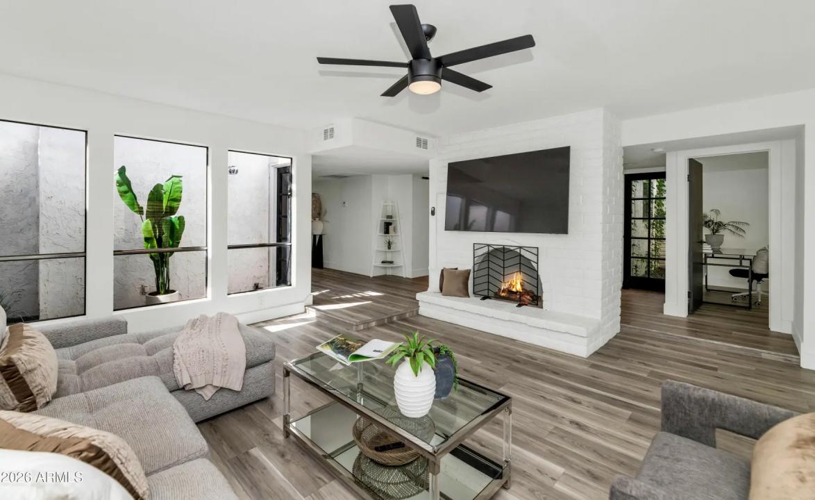 Real Estate Picture 3
