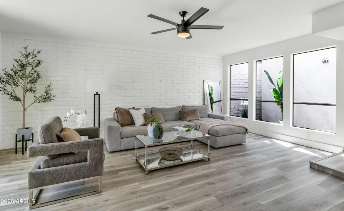 Real Estate Picture 5