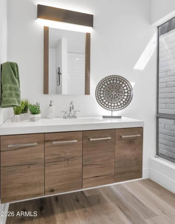 Real Estate Picture 23