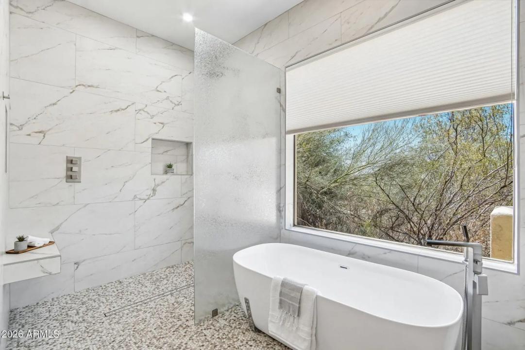 Real Estate Picture 18