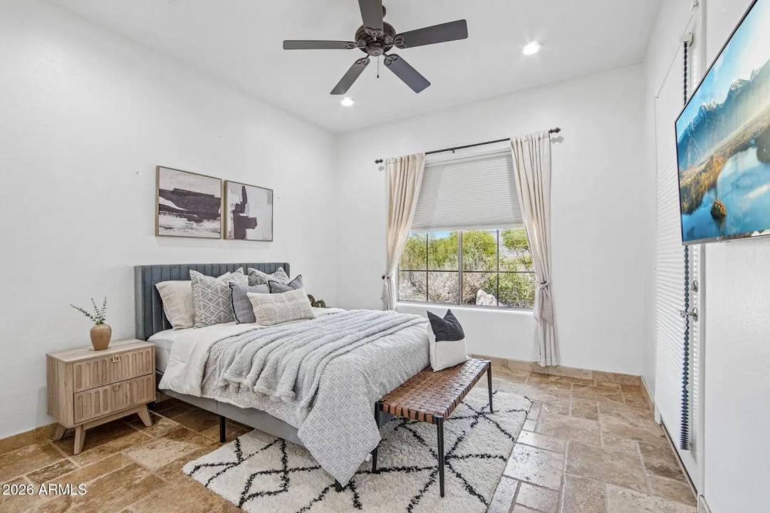 Real Estate Picture 21