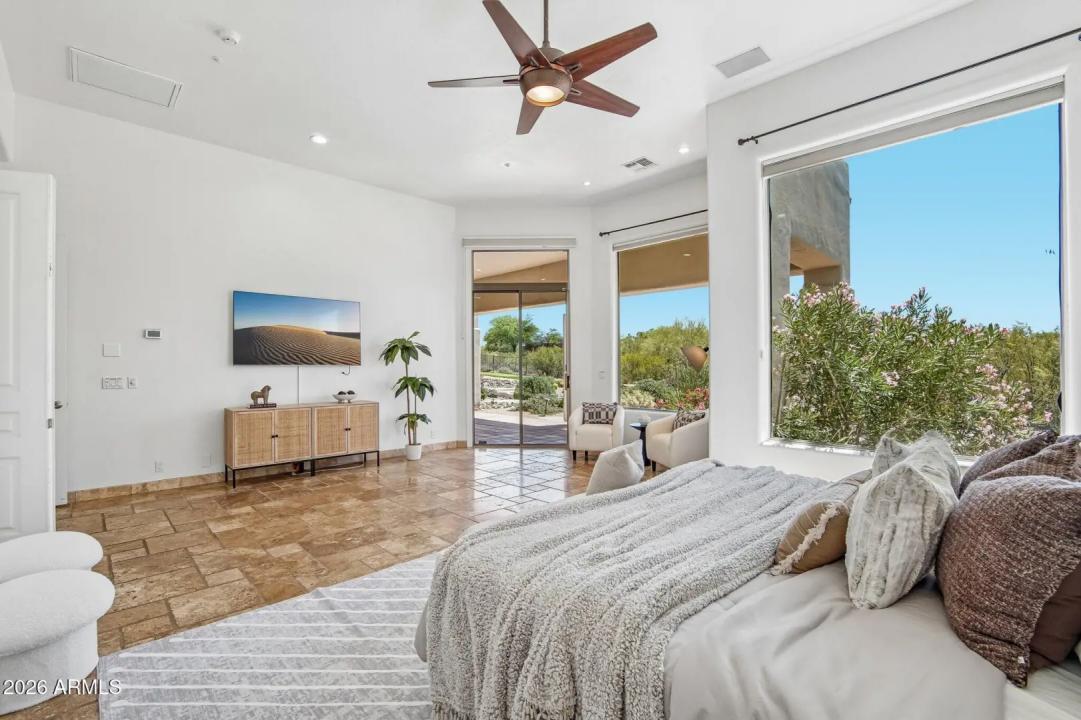 Real Estate Picture 16