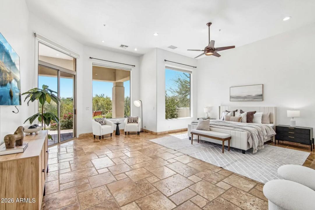 Real Estate Picture 14