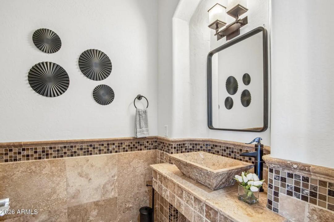 Real Estate Picture 30