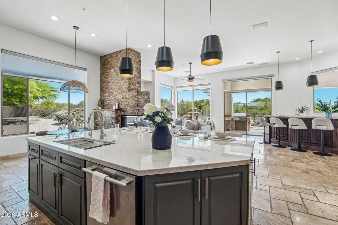 Real Estate Picture 9