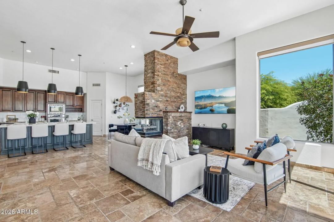 Real Estate Picture 12