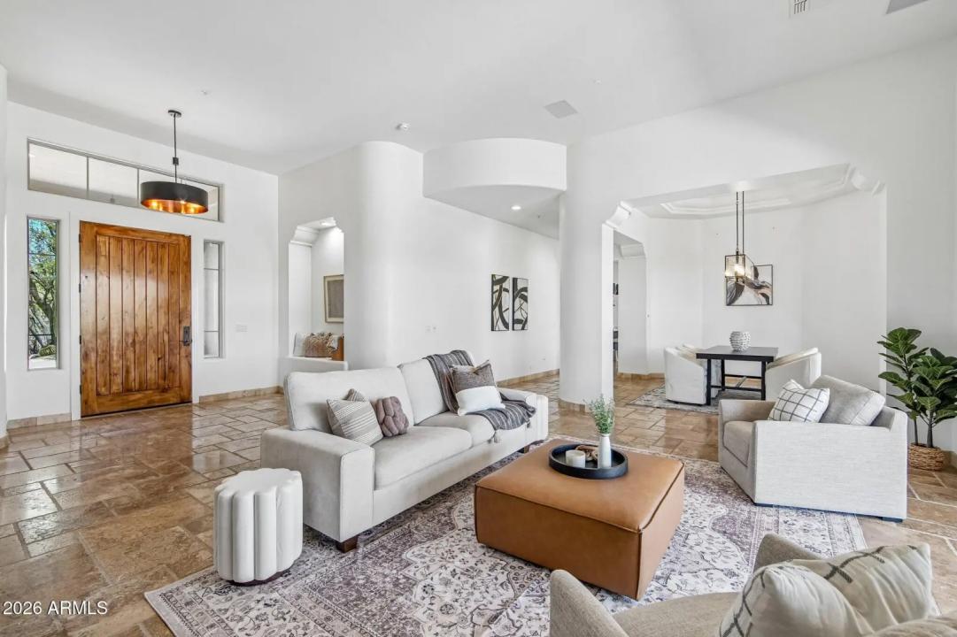 Real Estate Picture 5