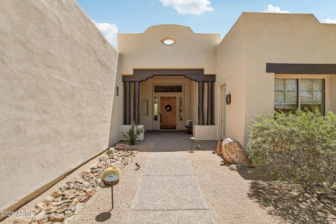 Real Estate Picture 4