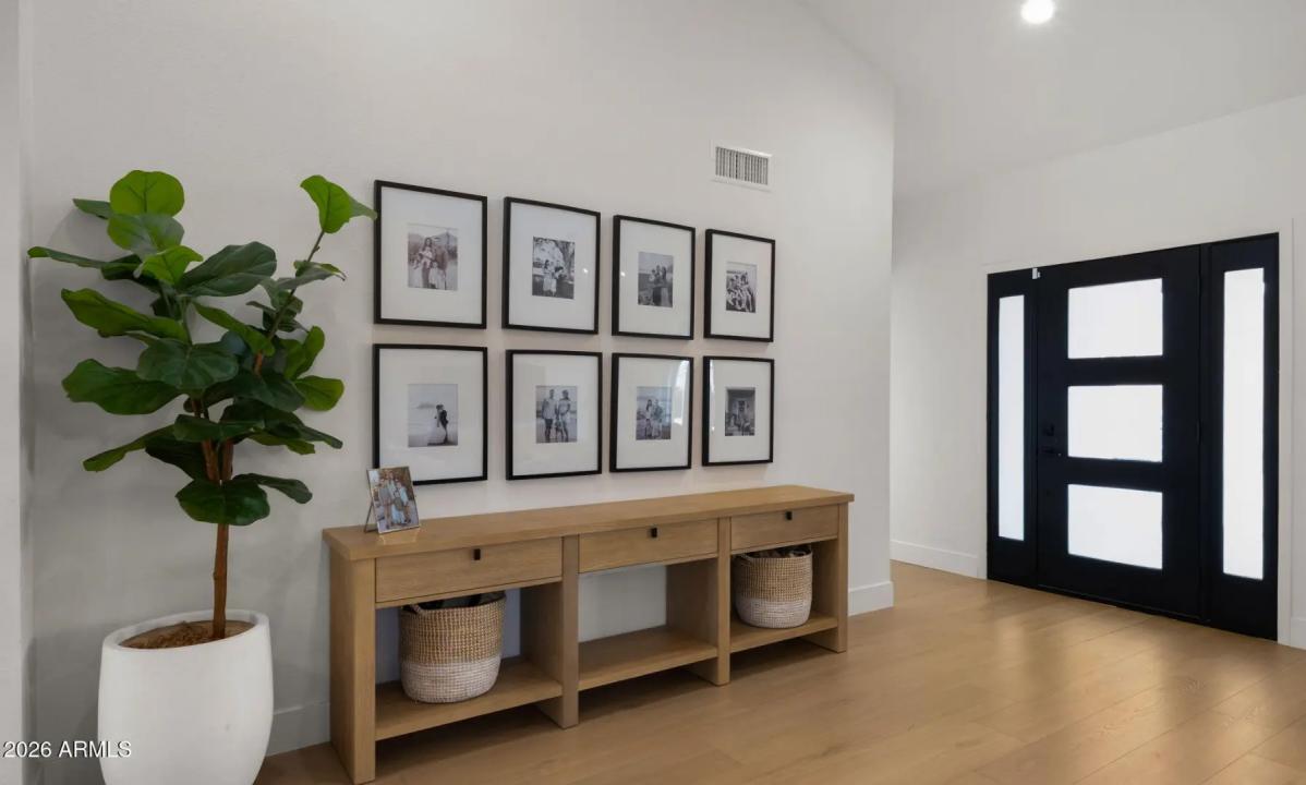 Real Estate Picture 9