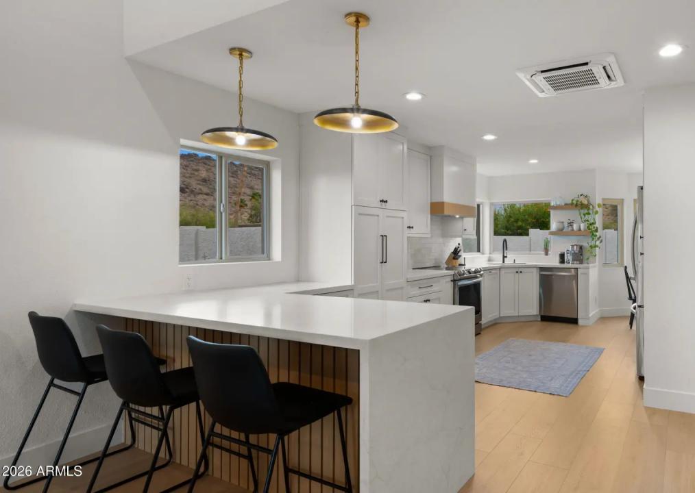 Real Estate Picture 13