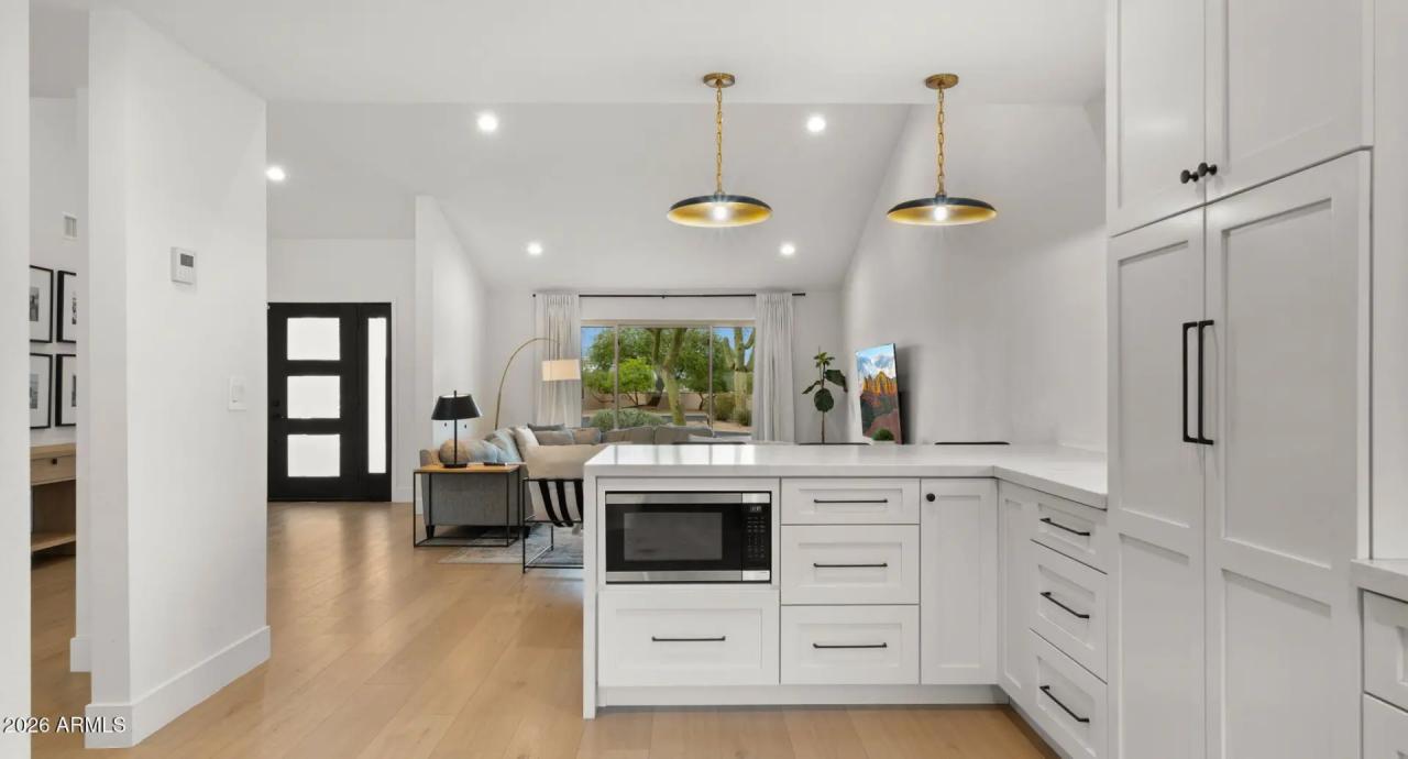 Real Estate Picture 14