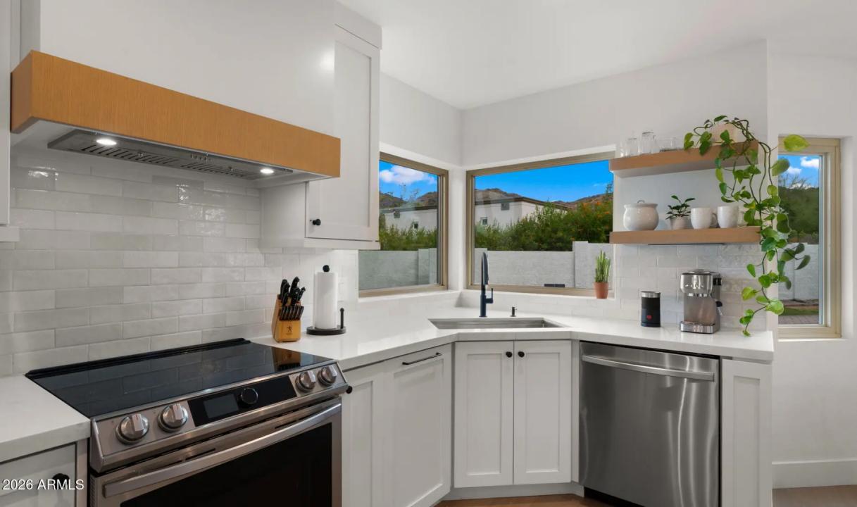 Real Estate Picture 15