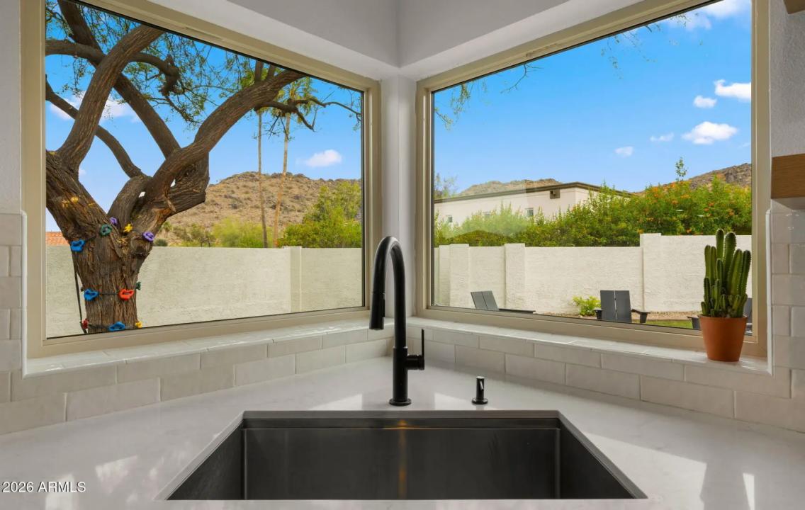 Real Estate Picture 16