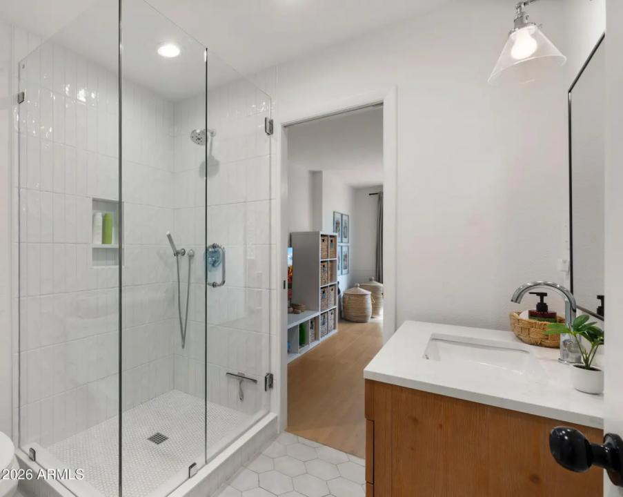 Real Estate Picture 28