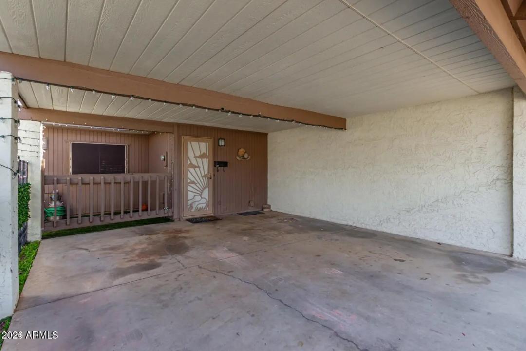 Real Estate Picture 4