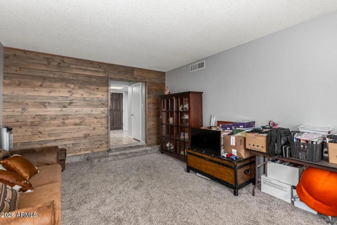 Real Estate Picture 11