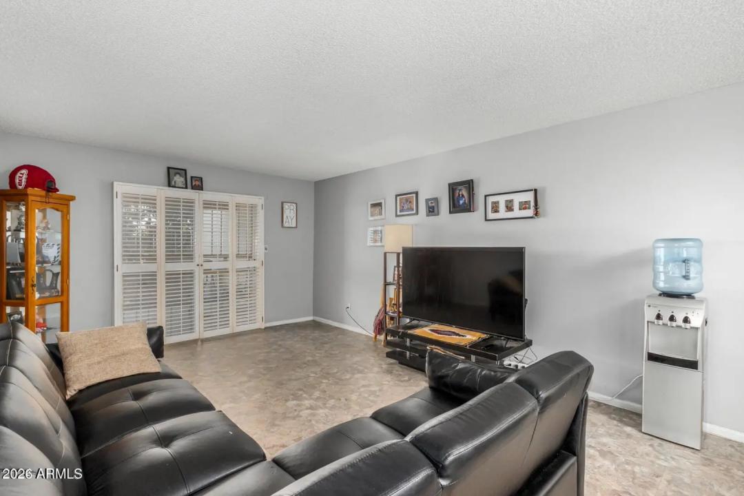 Real Estate Picture 13