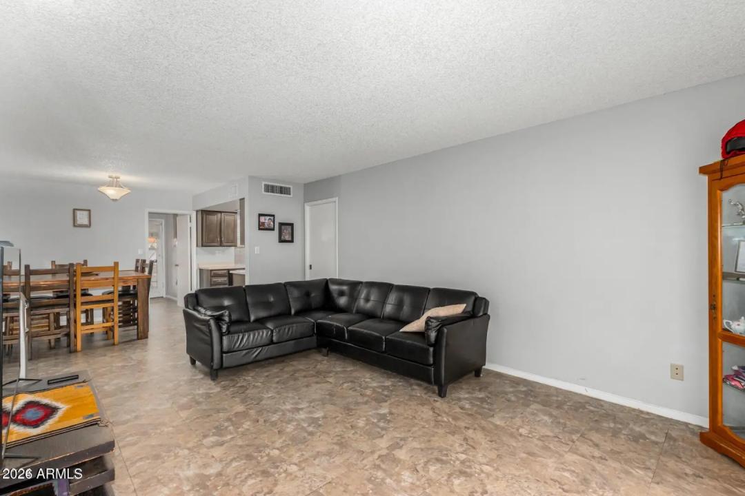 Real Estate Picture 15