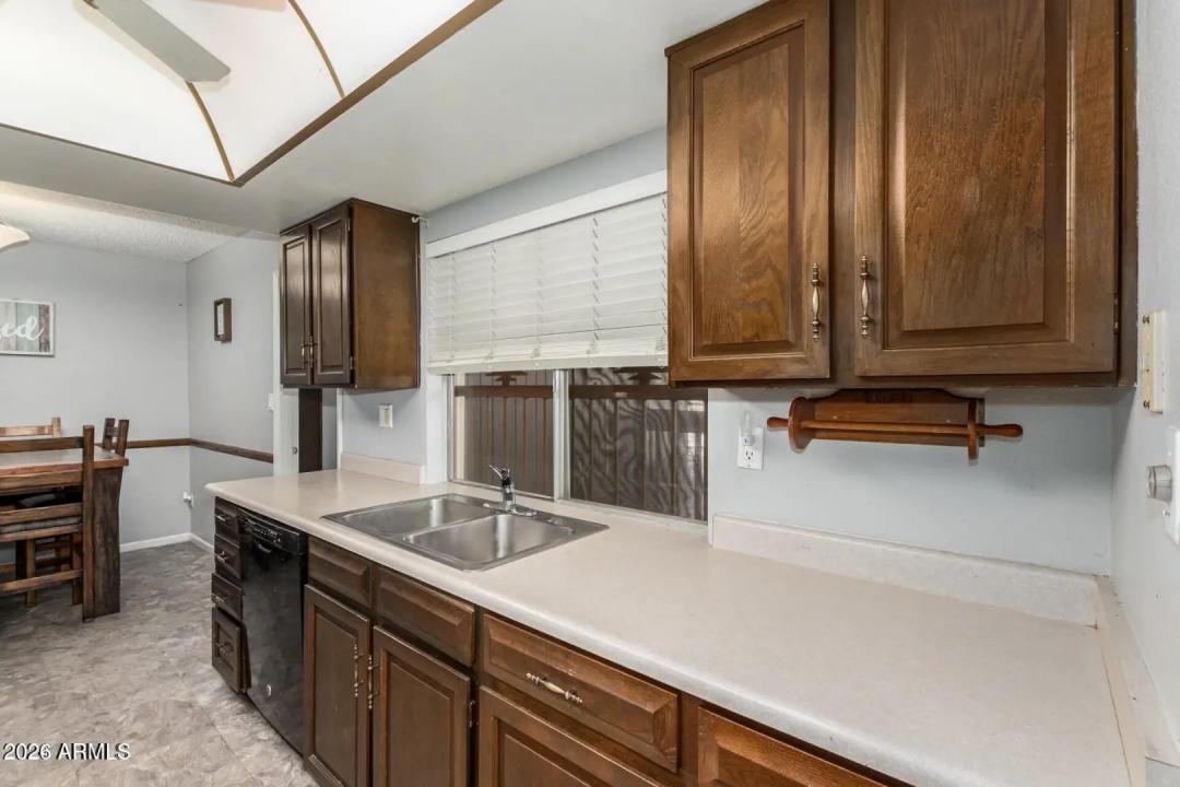 Real Estate Picture 18