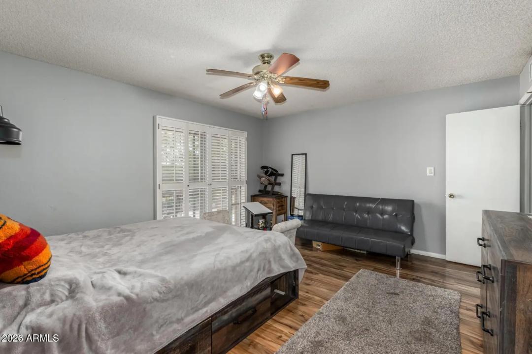 Real Estate Picture 22