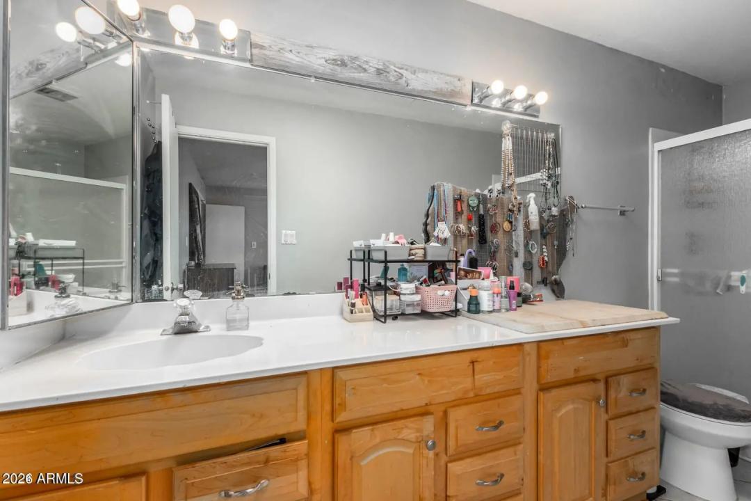 Real Estate Picture 23