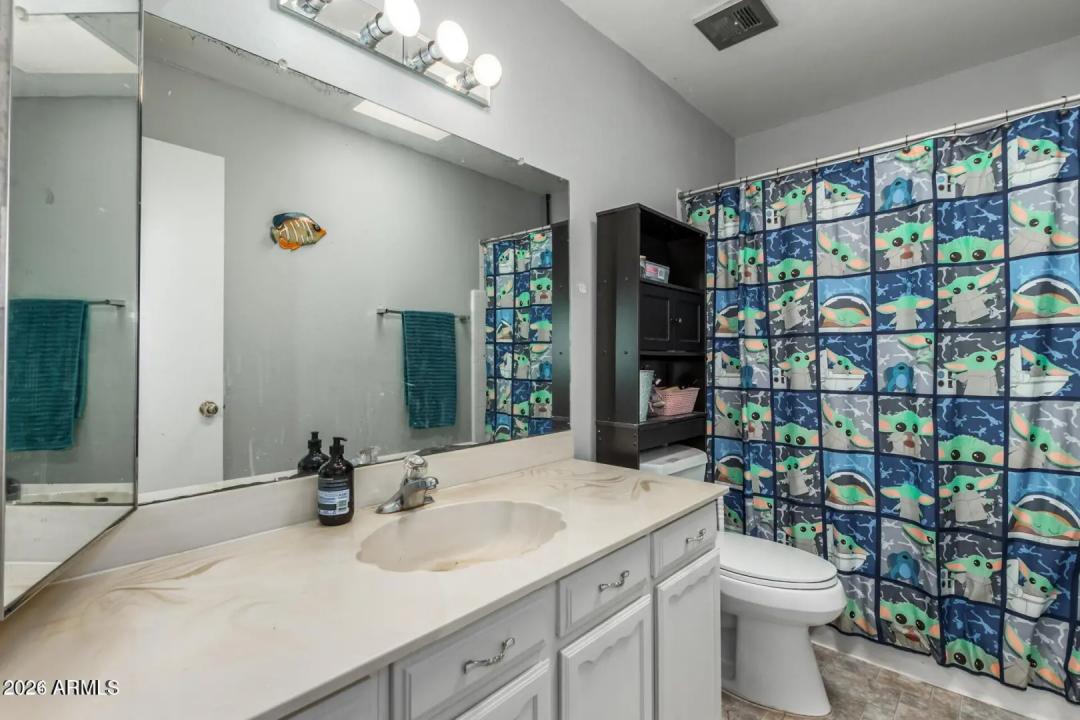 Real Estate Picture 24