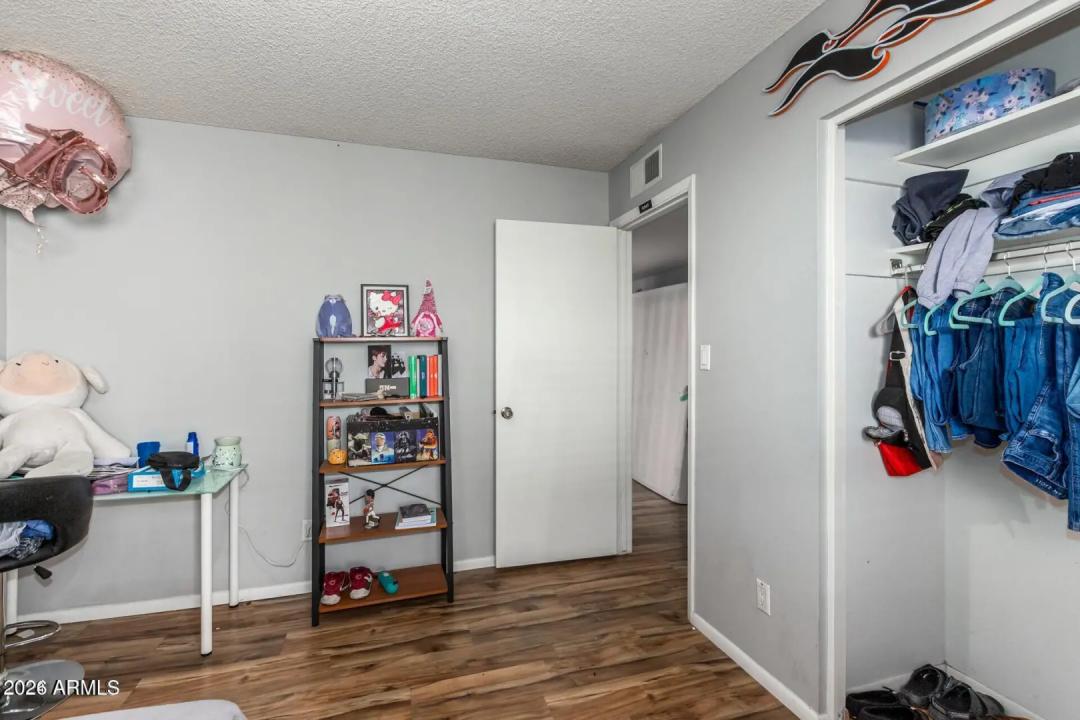 Real Estate Picture 25