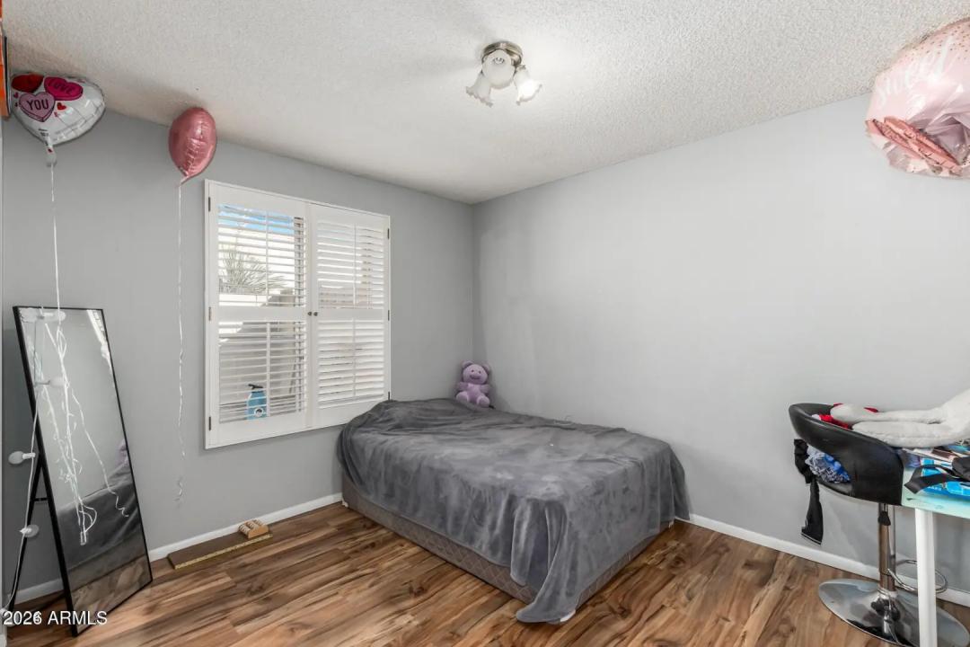 Real Estate Picture 26