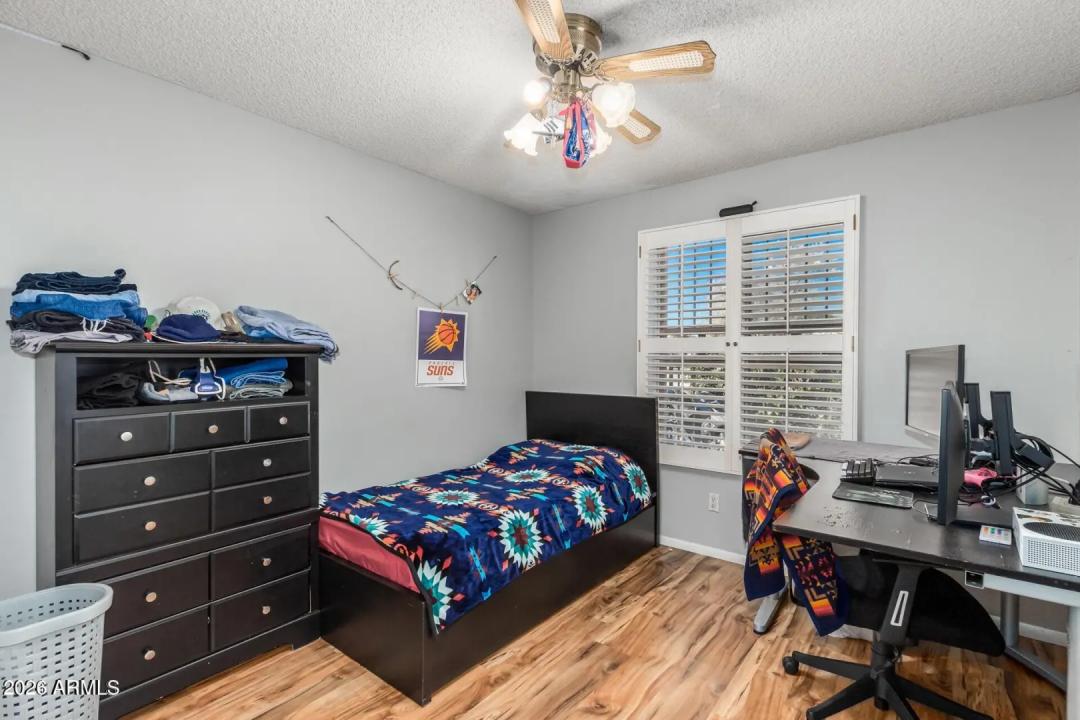 Real Estate Picture 30