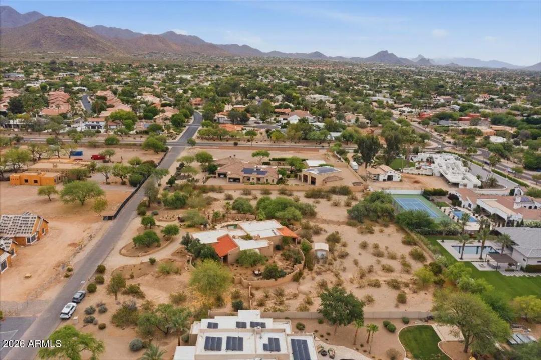 Real Estate Picture 11