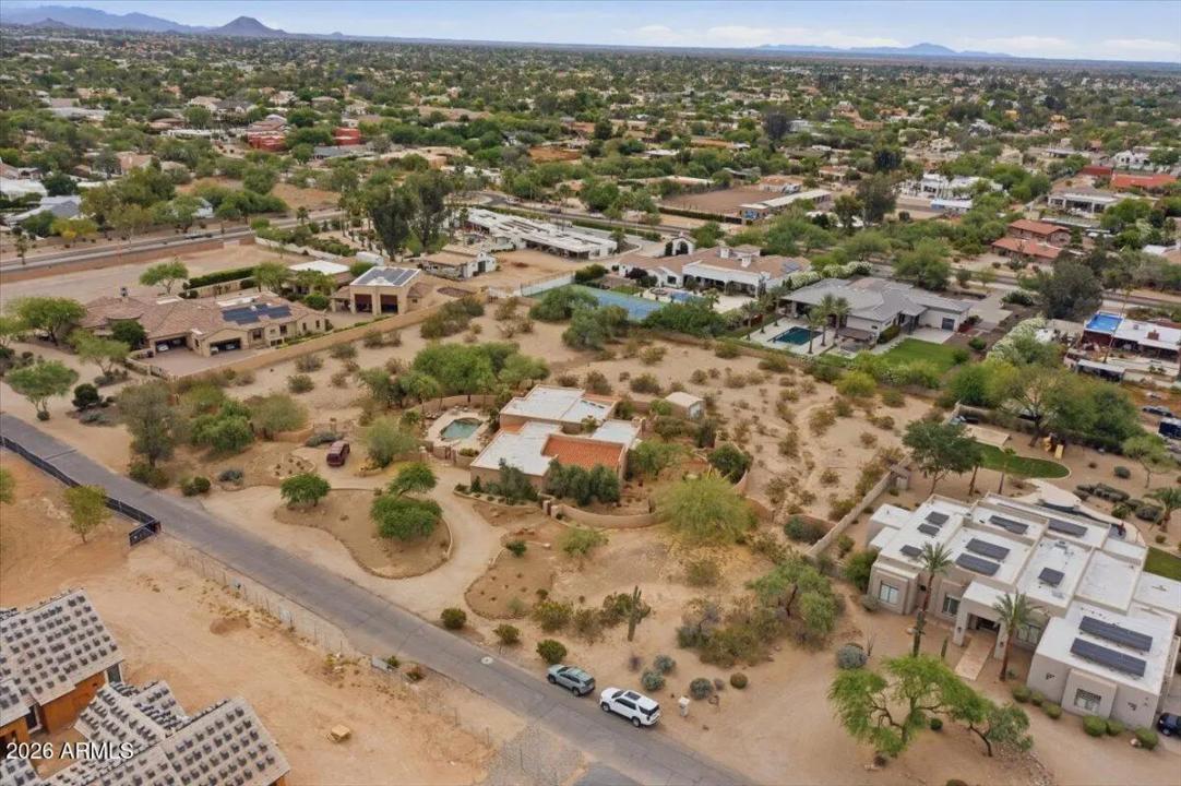 Real Estate Picture 7