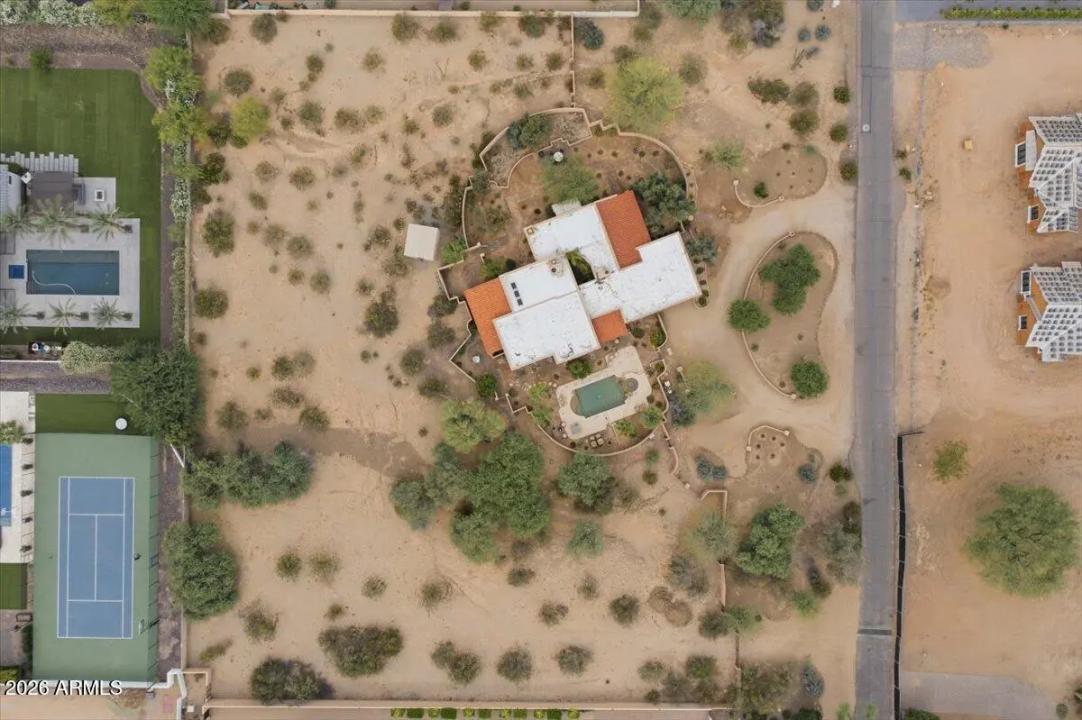 Real Estate Picture 5