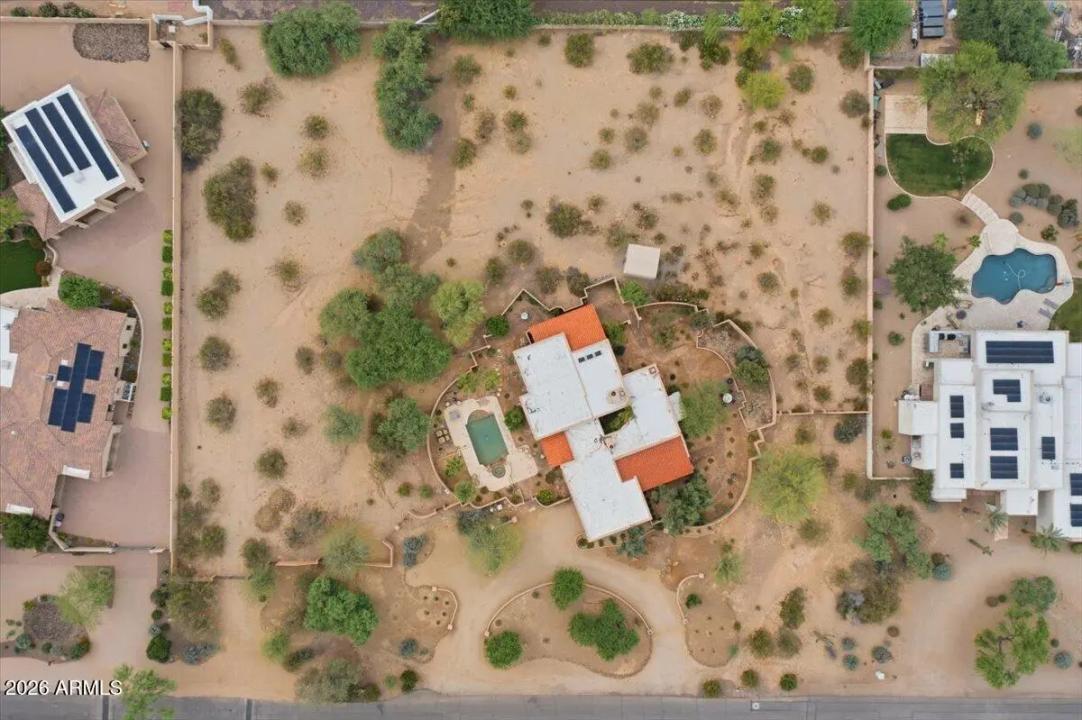 Real Estate Picture 3